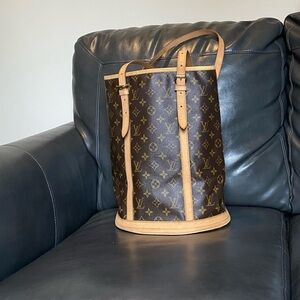 Louis Vuitton Monogram Brown Tan Bag!